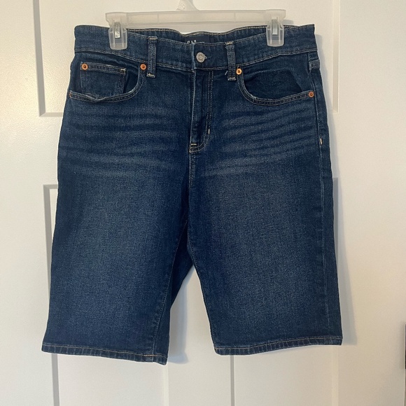 GAP 9'' Bermuda Denim Shorts Stretch Dark Indigo Blue Classic Women 10/30 NWOT - Picture 1 of 8